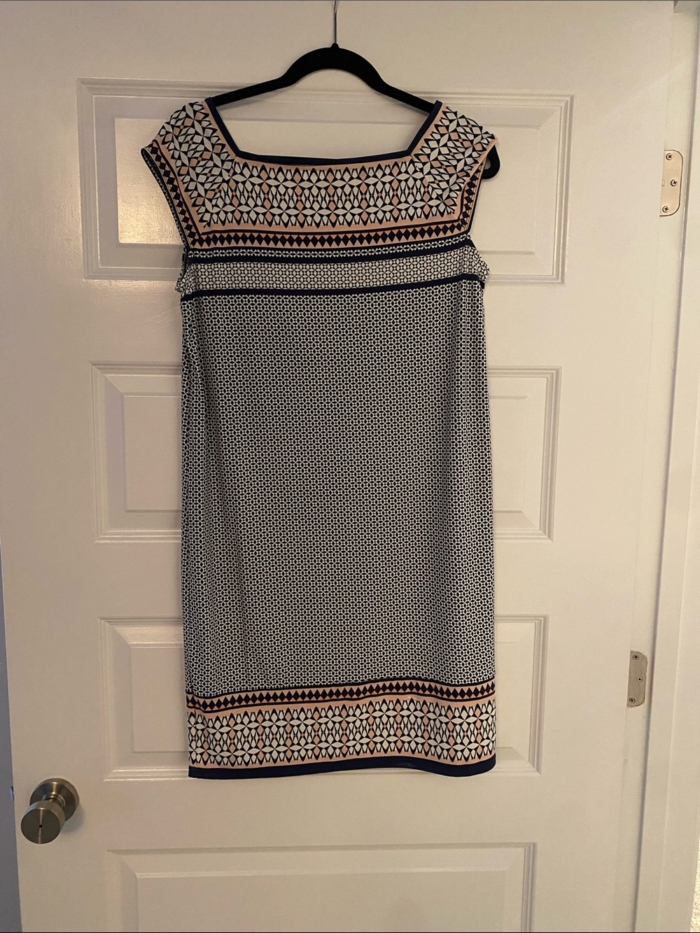 Max Studio Navy and Cream Geometric Sleeveless Shift Dress